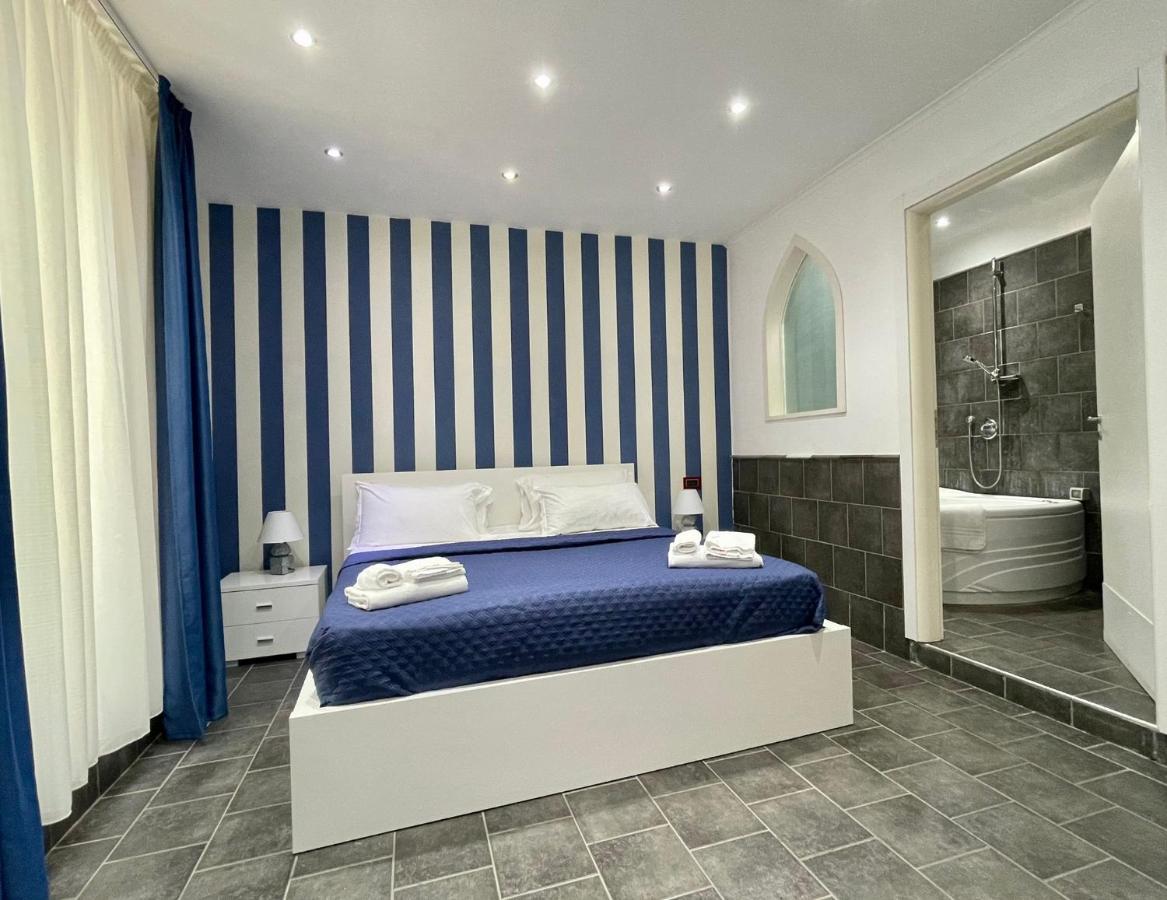 Yacht Club Angioino Hotell Napoli Eksteriør bilde