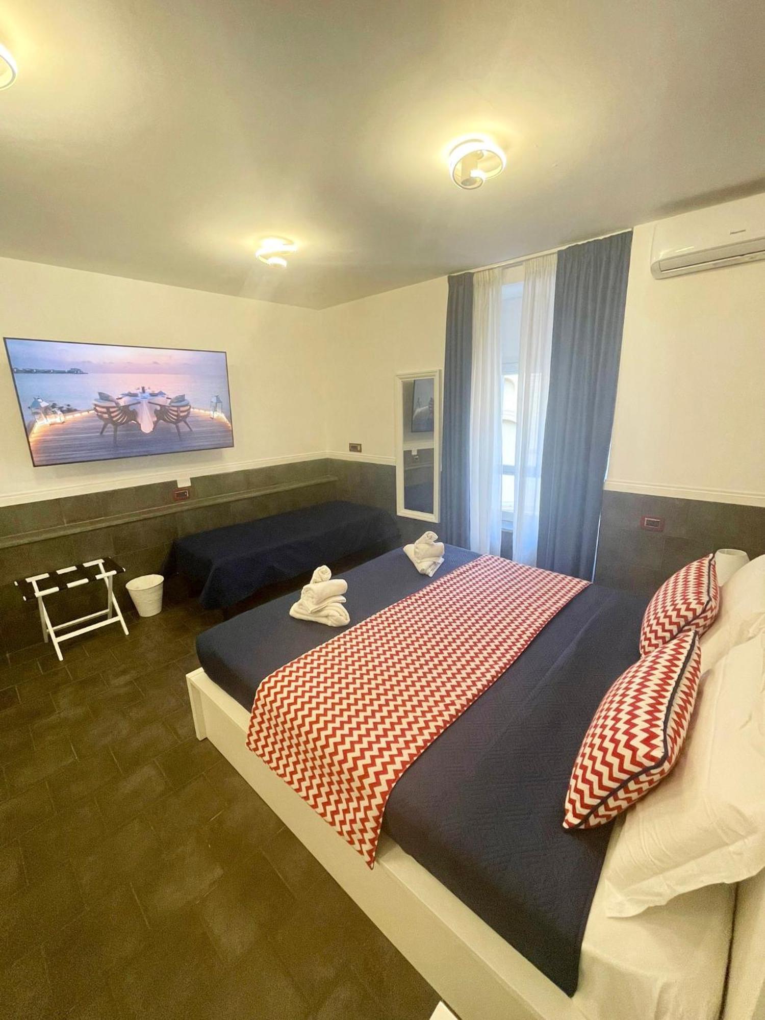 Yacht Club Angioino Hotell Napoli Eksteriør bilde