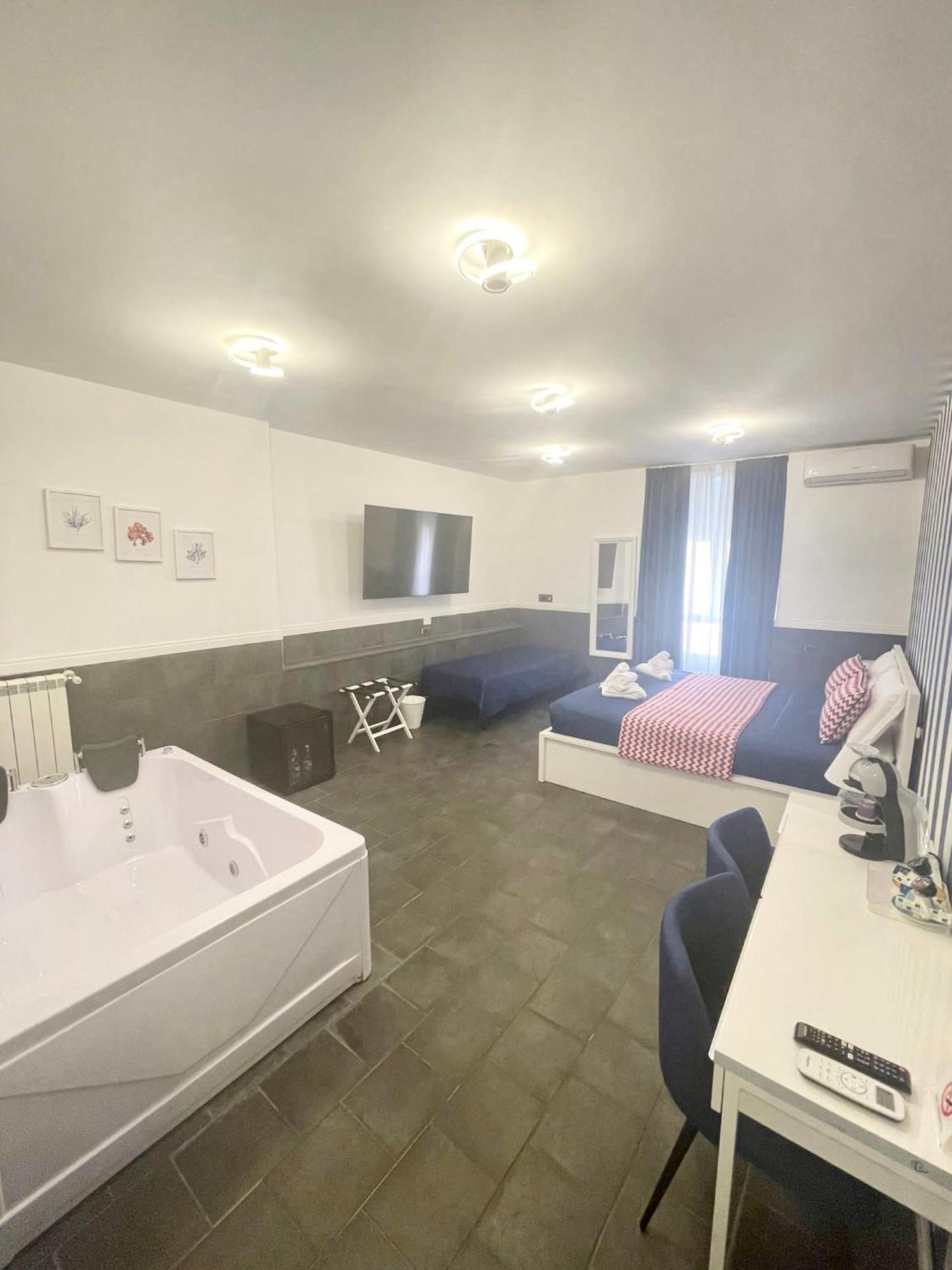Yacht Club Angioino Hotell Napoli Eksteriør bilde
